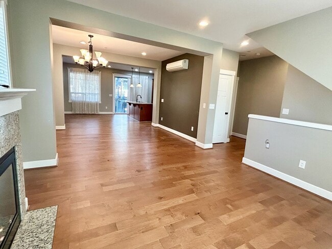 1374 Brooklyn Walk NE in Issaquah, WA - Building Photo - Building Photo