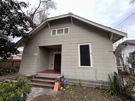 6737 Ave E in Houston, TX - Building Photo