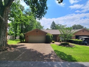 406 Country Club Ln in Hopkinsville, KY - Building Photo - Building Photo