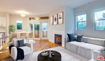 348 Hauser Blvd in Los Angeles, CA - Building Photo