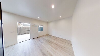 5708 Mary Ln Dr in San Diego, CA - Building Photo - Building Photo