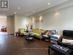 108 Nahanni Dr in Richmond Hill, ON - Building Photo - Building Photo