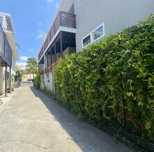 5231 Martin Luther King Jr Way, Unit 2 in Oakland, CA - Foto de edificio - Building Photo