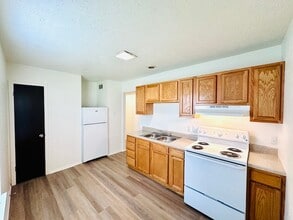 Northgate Apartments in Crowley, LA - Foto de edificio - Building Photo