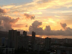 1925 Kalakaua Ave in Honolulu, HI - Building Photo - Building Photo