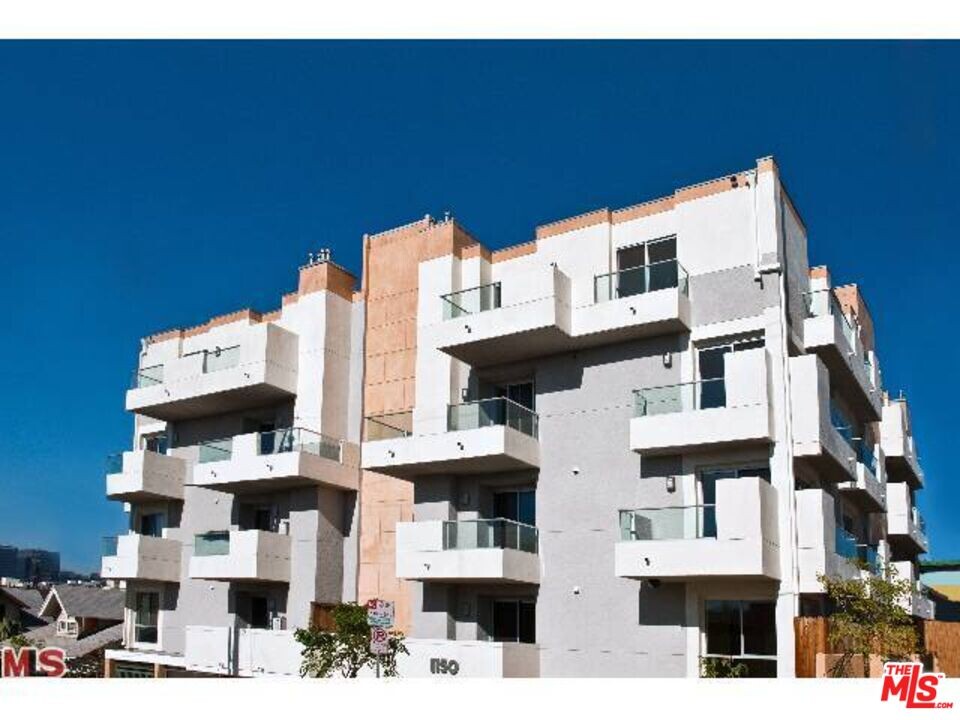 1150 S Oxford Ave in Los Angeles, CA - Building Photo