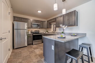Fieldchase Senior Apartments in Loveland, OH - Foto de edificio - Interior Photo