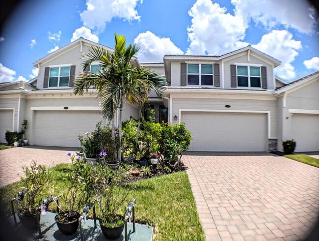 923 Tidewater Shores Loop in Bradenton, FL - Building Photo - Building Photo