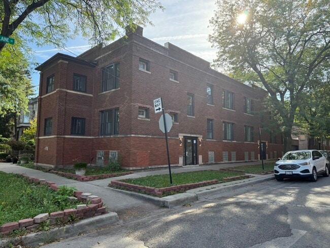 property at 3805 W Belle Plaine Ave