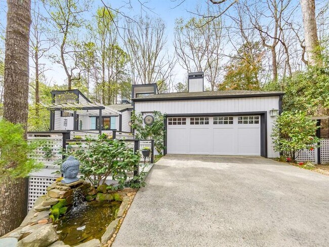 2621 Rocky Springs Dr NE in Marietta, GA - Building Photo - Building Photo