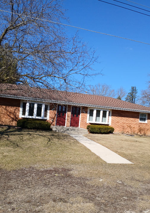 604 E Washington St in Durand, IL - Building Photo