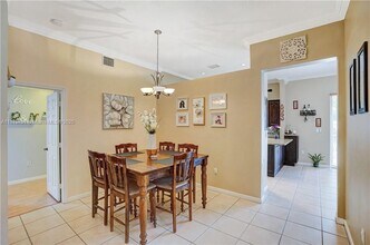 14361 N Royal Cove Cir in Davie, FL - Building Photo - Building Photo
