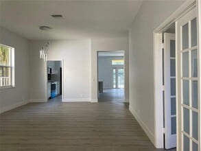 4293 Laurel Ridge Cir in Weston, FL - Building Photo - Building Photo