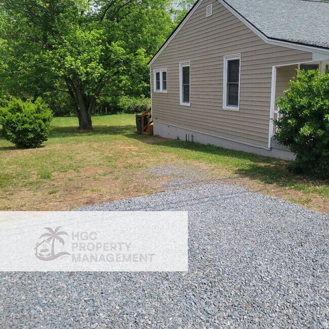 1547 Barnes St in Reidsville, NC - Building Photo - Building Photo