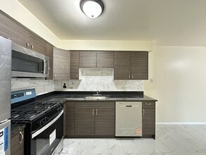 630 Lincoln Ave in Addison, IL - Foto de edificio - Building Photo