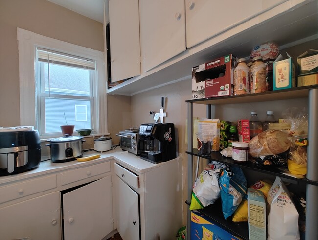 9 Medford St, Unit 2 in Medford, MA - Building Photo - Building Photo
