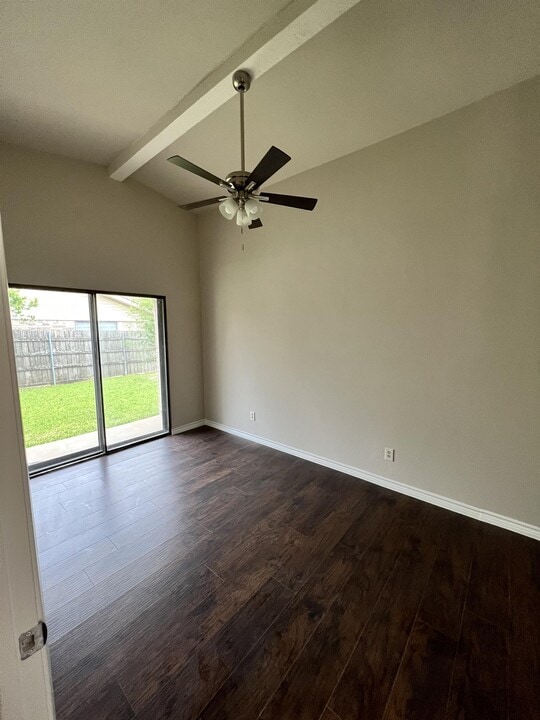 6407 Chinaberry Trail, Unit 8 in Plano, TX - Building Photo