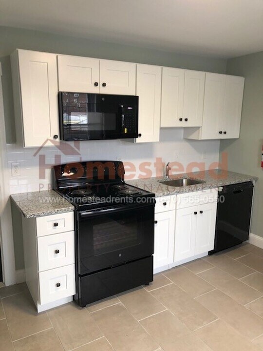 1101 Washington St in Marcus Hook, PA - Building Photo