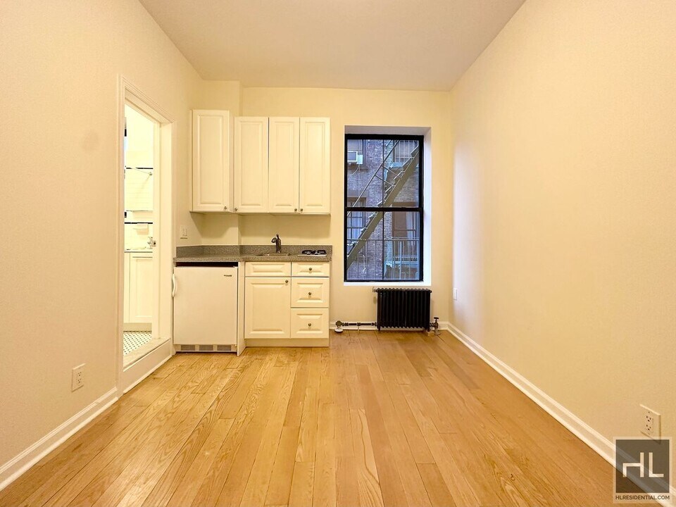 NO FEE Studio on Upper West Side! Won't St in New York, NY - Building Photo
