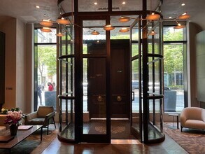 436 Stuart St, Unit 1612 in Boston, MA - Foto de edificio - Building Photo