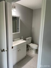 118 Keystone Ct in Woodbridge Township, NJ - Foto de edificio - Building Photo