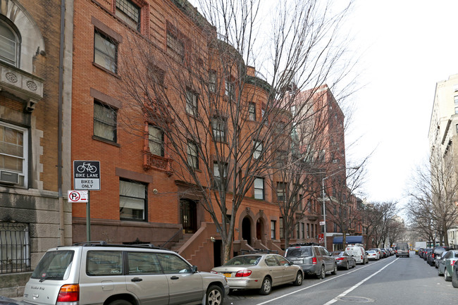 304 W 77th St in New York, NY - Foto de edificio - Building Photo