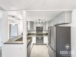 10300 Caminito Cuervo in San Diego, CA - Building Photo - Building Photo