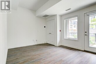 155-155 Downsview Park Blvd in Toronto, ON - Building Photo - Building Photo