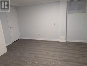 49 Beatrice Way in Vaughan, ON - Building Photo - Building Photo