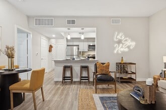 Dream Marine Creek in Fort Worth, TX - Foto de edificio - Building Photo