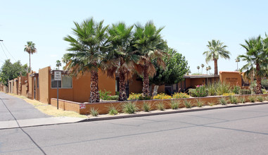 Arcadia Courtyards in Phoenix, AZ - Building Photo - Building Photo