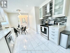 30 Tapley Dr in Toronto, ON - Building Photo - Building Photo