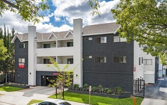 420 Windsor Rd in Glendale, CA - Building Photo