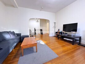 22 Euston St in Brookline, MA - Building Photo