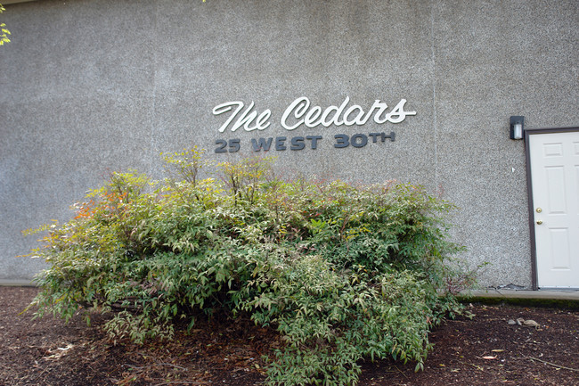 The Cedars Apartments in Eugene, OR - Foto de edificio - Building Photo