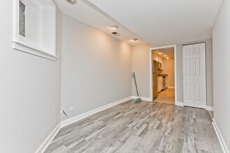1427 W Winona St, Unit GDN in Chicago, IL - Building Photo - Building Photo