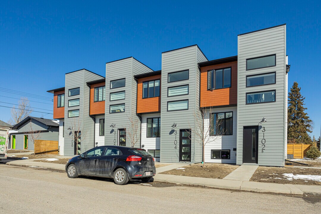 3104 25 Av SW in Calgary, AB - Building Photo