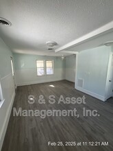 809 Comfort St in Lansing, MI - Building Photo - Building Photo