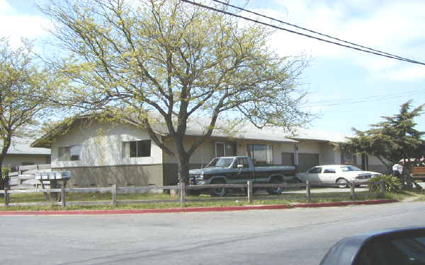 3181 Moorland Ave in Santa Rosa, CA - Foto de edificio - Building Photo