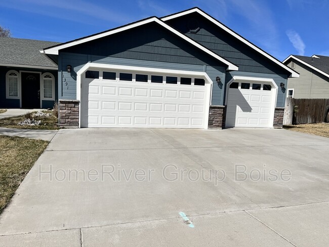 property at 1391 N 14th E St