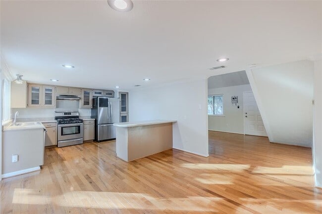 8203 Beaver Brook Ln