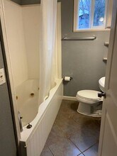 2423 Larkwood Ln in Knoxville, TN - Building Photo - Building Photo