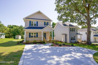 665 W Iowa Ave in Southern Pines, NC - Building Photo - Building Photo
