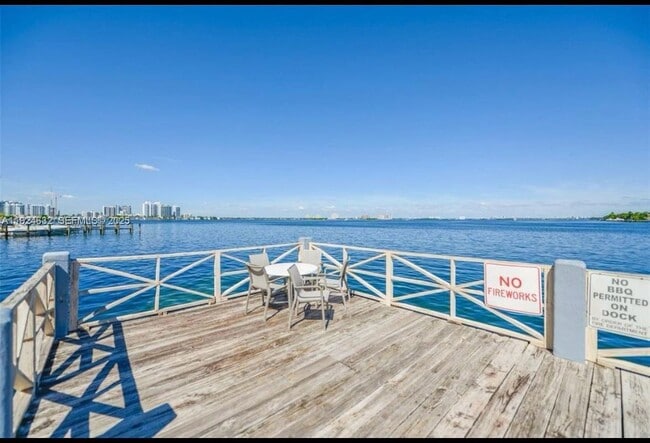 1865 79th Street Causeway in North Bay Village, FL - Building Photo - Building Photo