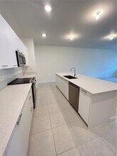 8224 NW 43rd St in Doral, FL - Building Photo - Building Photo