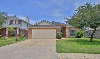 8730 Cedar Walk Dr in Tomball, TX - Building Photo