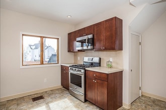 22 Scott St, Unit 2 in Woburn, MA - Building Photo - Building Photo