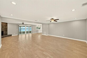 5434 Oakhurst Dr in Seminole, FL - Building Photo - Building Photo