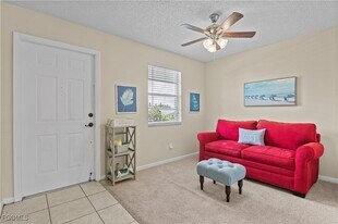 1005 SE 40th St in Cape Coral, FL - Building Photo