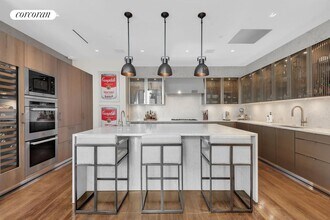601 Washington St in New York, NY - Building Photo - Building Photo
